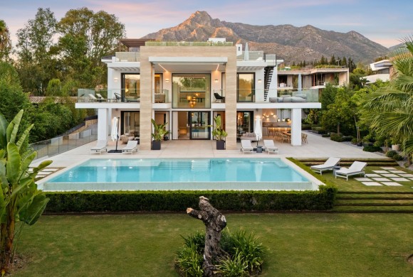 Villa for sale in Marbella