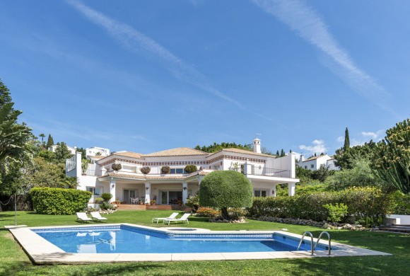 Villa for sale in El Paraiso