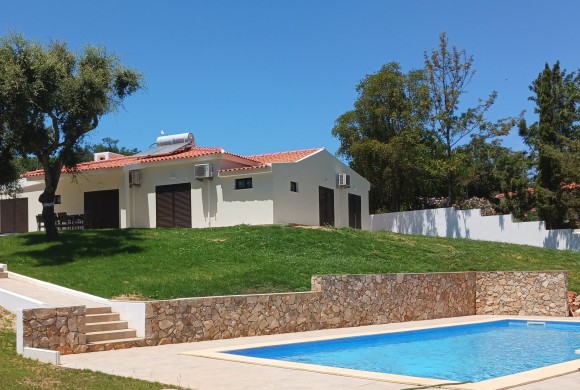 Villa for sale in Central algarve