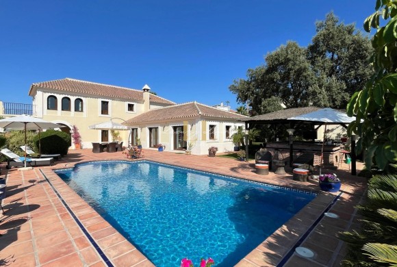 Villa for sale in Alhaurín el Grande