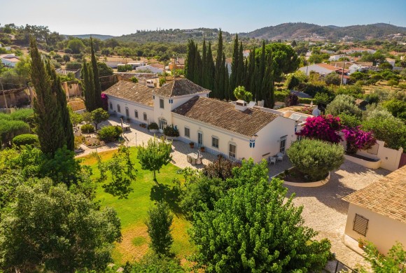 Shop / Business for sale in East algarve