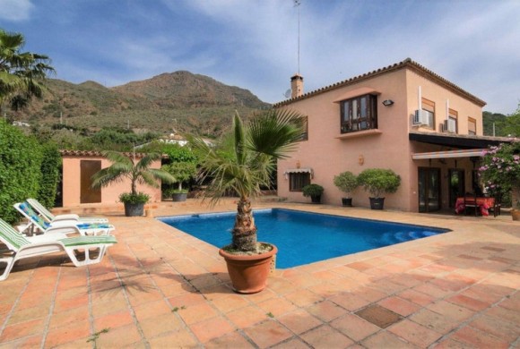 Country house for sale in Malaga
