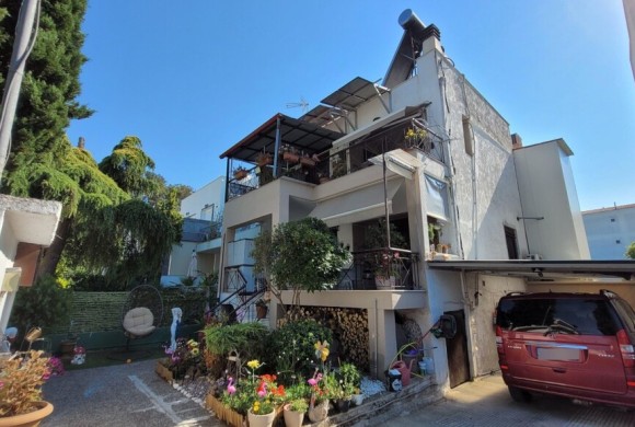 House for sale in Suburbs
