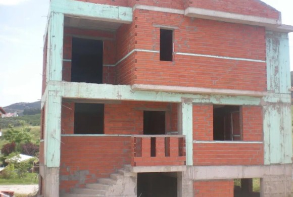 Townhouse for sale in Suburbs