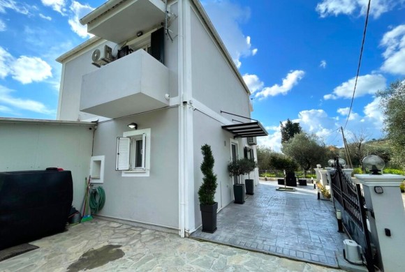 Townhouse for sale in Corfu Prefecture