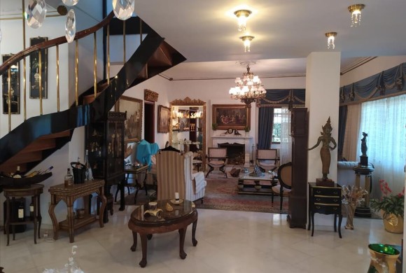 House for sale in South