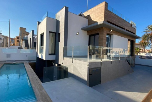 Villa for sale in Torrevieja