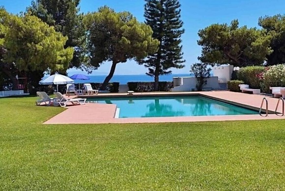 Apartment for sale in Lakonia
