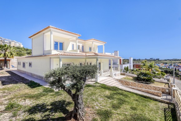 Villa for sale in Central algarve