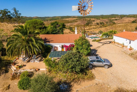 Villa for sale in Ourique