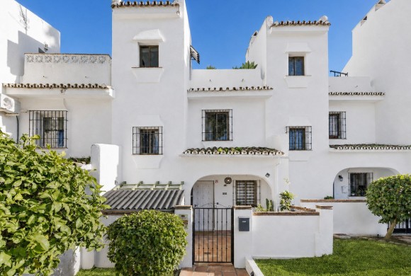 Townhouse for sale in Cerros Del Aguila