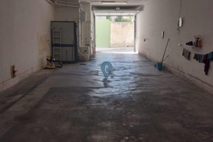 Garage / Parking Space for sale in