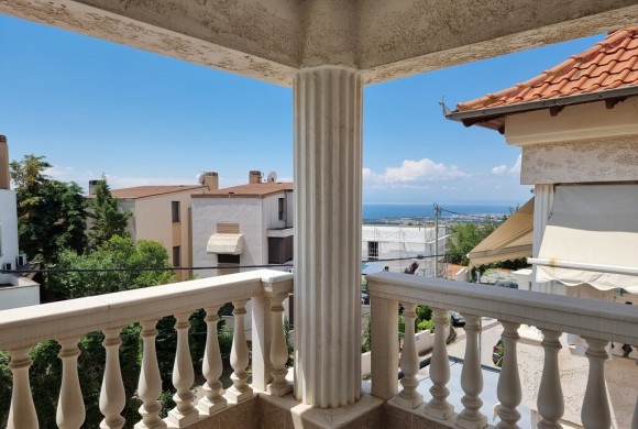 Townhouse for sale in Suburbs
