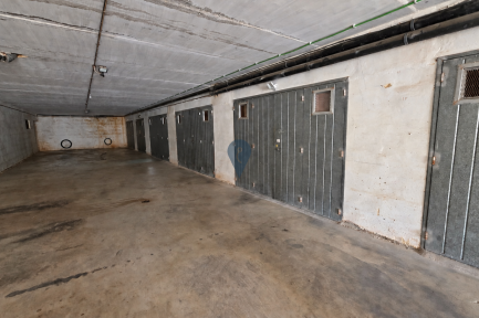 Garage / Parking Space for sale in 