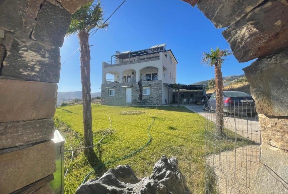 Townhouse for sale in Evia