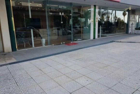 Commercial property for sale in South