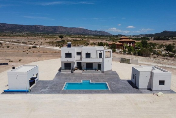 Villa for sale in Pinoso