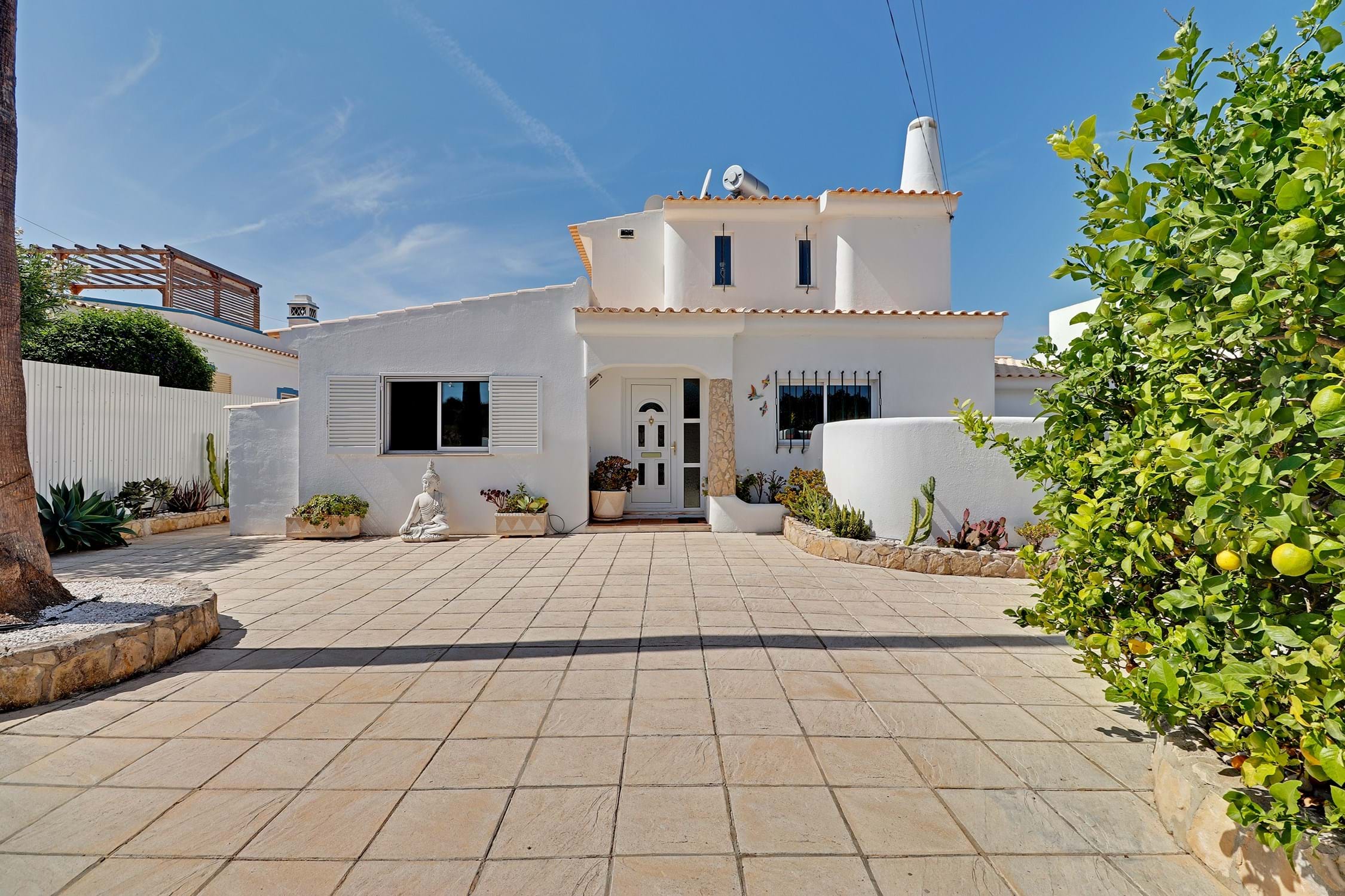 3 bedroom detached villa with private pool - Central algarve, Portugal -  Realties Abroad