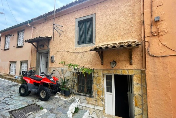Townhouse for sale in Corfu Prefecture