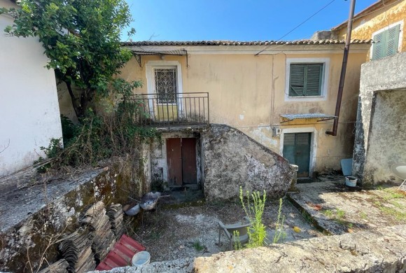 Townhouse for sale in Corfu Prefecture