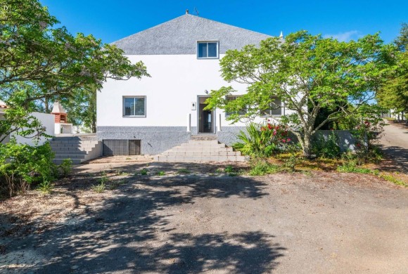 Villa for sale in Beja