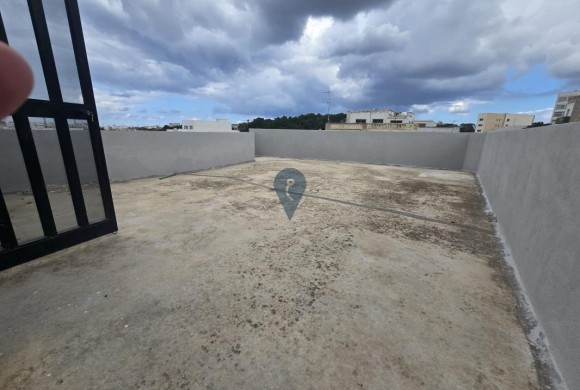 Building for sale in Pieta