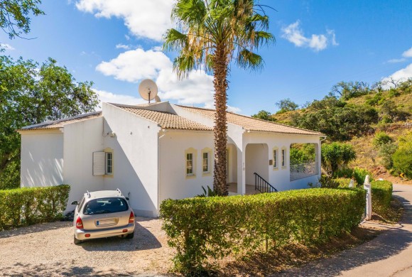 Villa for sale in Central algarve