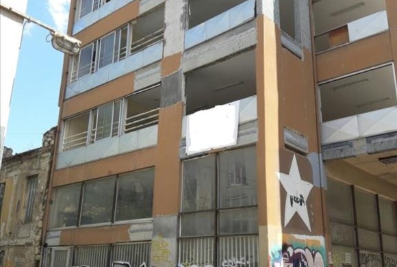 Building for sale in Center