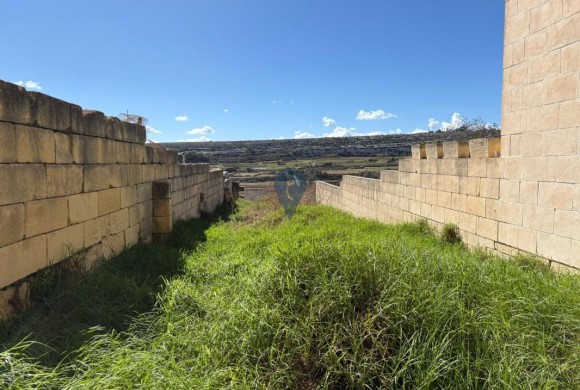 Garage / Parking Space for sale in Xewkija