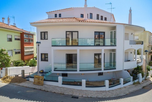 Villa for sale in West algarve
