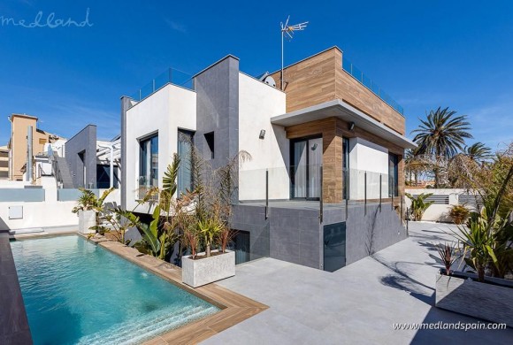 Villa for sale in Alicante