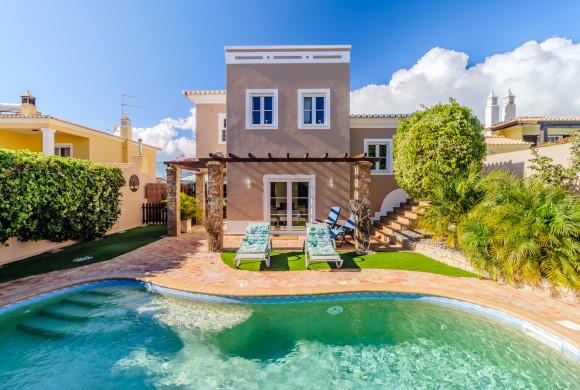 Villa for sale in Lagos