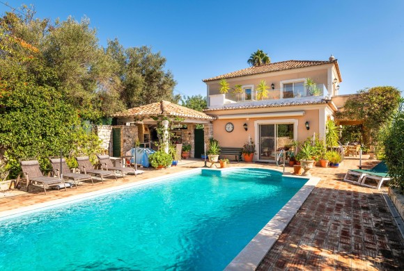 Villa for sale in East algarve