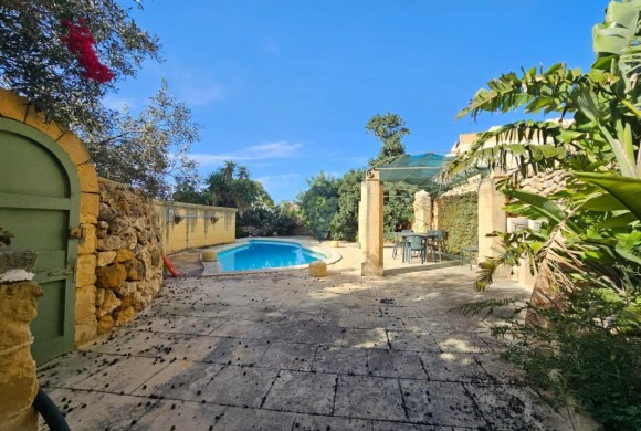 Country house for sale in Xaghra