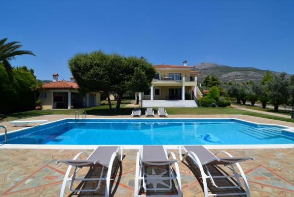 Villa for sale in Evia
