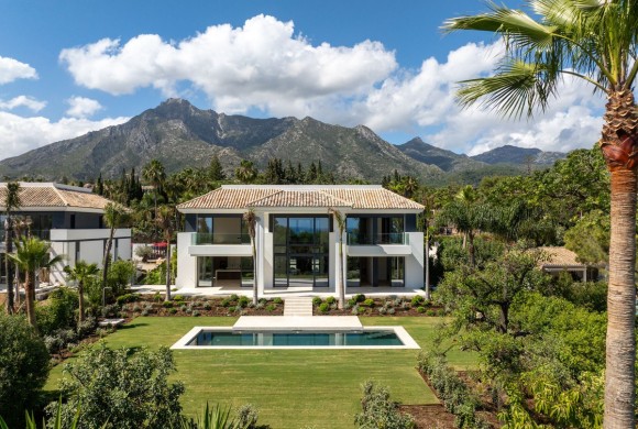 Villa for sale in The Golden Mile