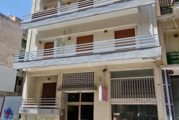 Building for sale in Center