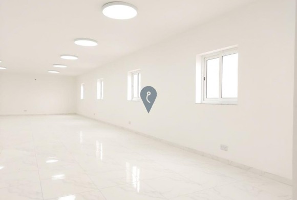 Shop / Business for sale in Mriehel