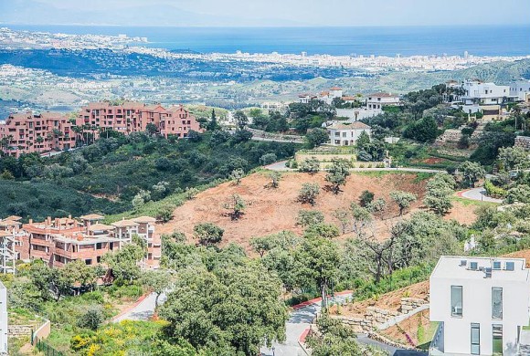 Plot for sale in Elviria