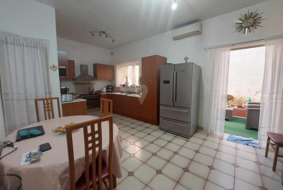 House for sale in Fgura