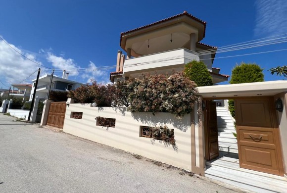 House for sale in Corinthia