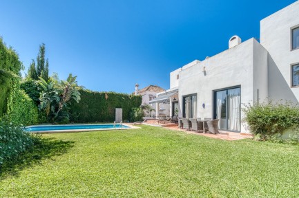 Villa for sale in