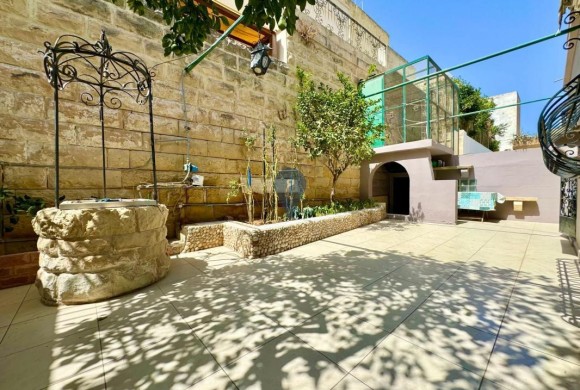 Villa for sale in San Gwann