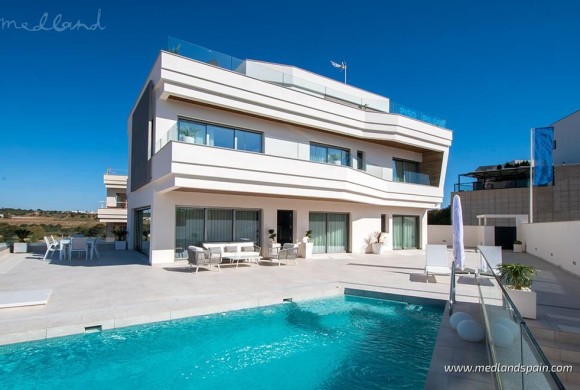 Villa for sale in Alicante