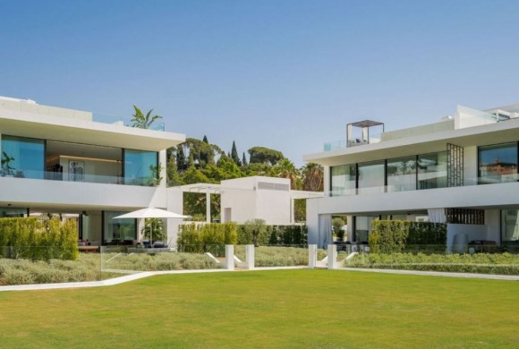 Villa for sale in The Golden Mile