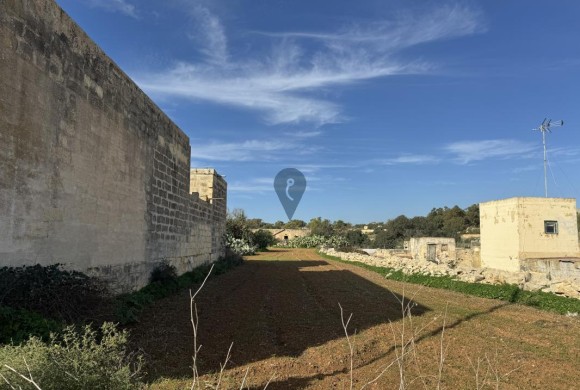 Country house for sale in Birzebbuga
