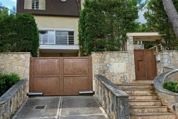 House for sale in North