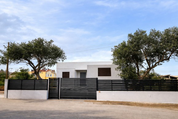 House for sale in East