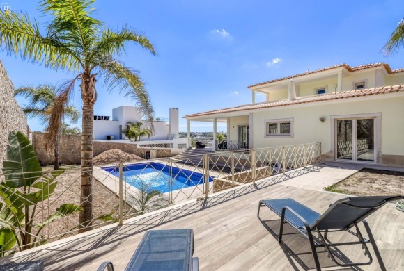 Villa for sale in Faro