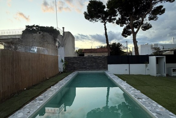 Villa for sale in East